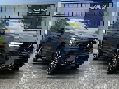 New 2025 Volvo XC60 B5 Plus w/ Protection Package Premier