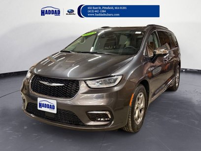 Used 2023 Chrysler Pacifica Limited