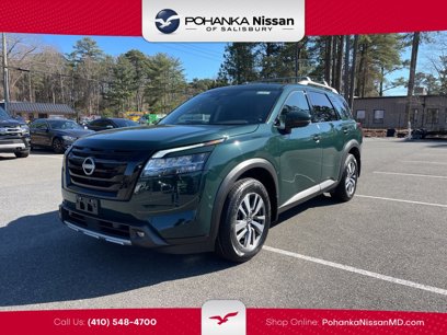 Used 2024 Nissan Pathfinder SL w/ Black Appearance Package