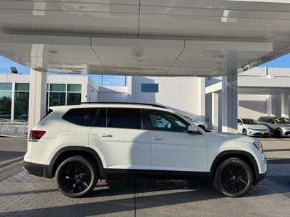 New 2025 Volkswagen Atlas SE