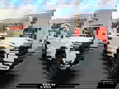 New 2025 Nissan Frontier PRO-4X w/ Pro Convenience Package