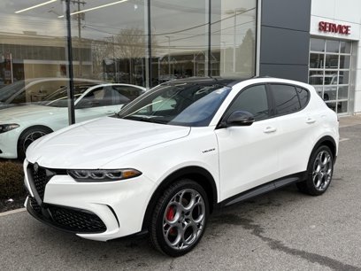 New 2025 Alfa Romeo Tonale w/ Premium Package