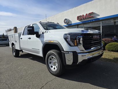 New 2024 GMC Sierra 3500 Pro w/ Convenience Package
