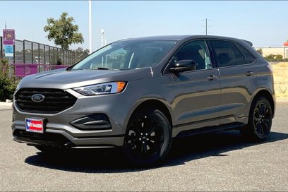 New 2023 Ford Edge SE w/ Black Appearance Package