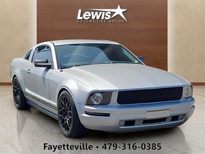 Used 2005 Ford Mustang Deluxe