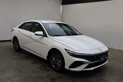 New 2025 Hyundai Elantra Blue