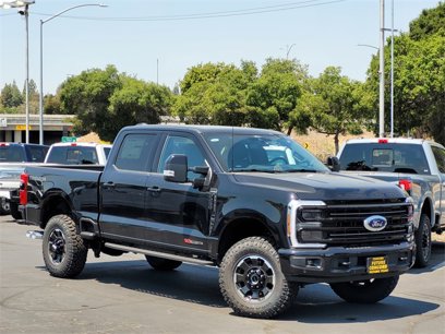 New 2025 Ford F250 Platinum w/ Tremor Off-Road Package