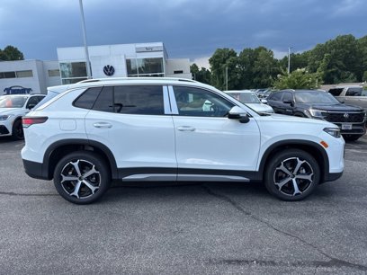 New 2025 Volkswagen Tiguan SE