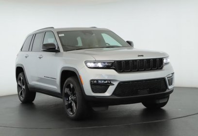 New 2025 Jeep Grand Cherokee Limited w/ Black Appearance Package