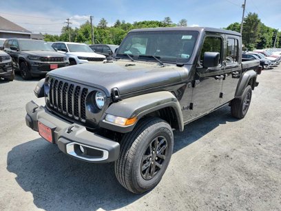 New 2023 Jeep Gladiator Sport