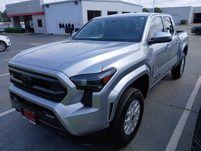 New 2025 Toyota Tacoma SR5