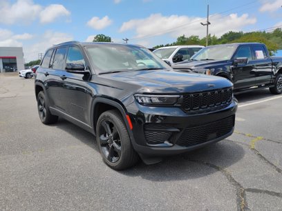 Used 2024 Jeep Grand Cherokee Altitude
