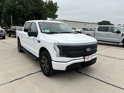New 2024 Ford F150 Lightning 4x4 SuperCrew