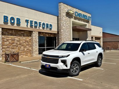 New 2025 Chevrolet Traverse LT w/ Driver Confidence Package