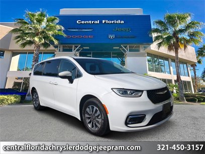 Used 2023 Chrysler Pacifica Touring-L