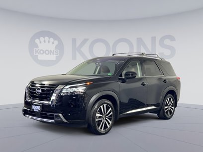 Used 2025 Nissan Pathfinder Platinum w/ Cargo Package