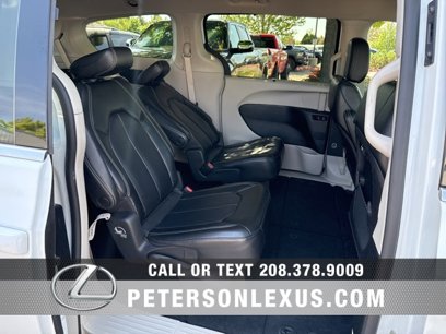 Used 2023 Chrysler Pacifica Touring-L