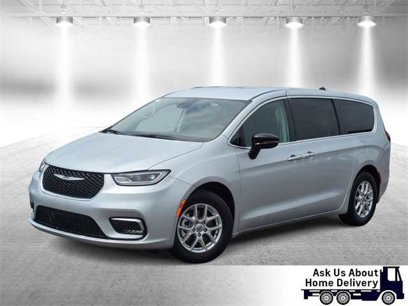 Used 2024 Chrysler Pacifica Touring-L