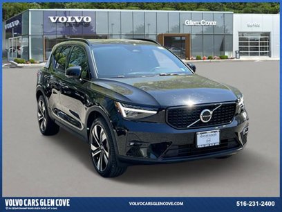 Certified 2025 Volvo XC40 B5 Plus w/ Protection Package Premier