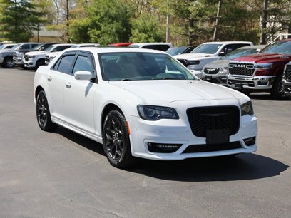 Certified 2022 Chrysler 300 Touring L w/ Popular Equipment Group