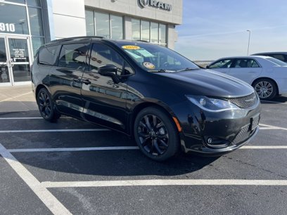 Used 2020 Chrysler Pacifica Touring-L Plus w/ Advanced Safetytec Group