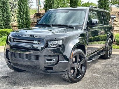 New 2025 Land Rover Defender 130 X-Dynamic SE