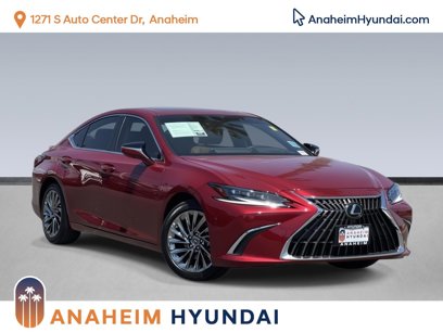 Used 2025 Lexus ES 300h w/ Luxury Package