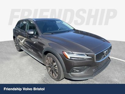 Used 2024 Volvo V60 B5 Cross Country Ultimate