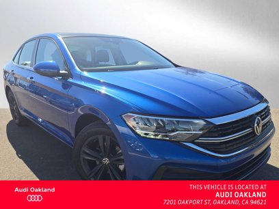 Used 2024 Volkswagen Jetta SE w/ Panoramic Sunroof Package