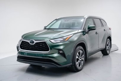 Used 2023 Toyota Highlander XLE
