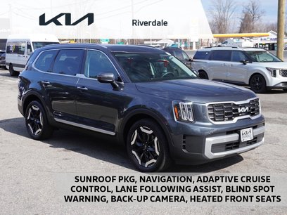 Used 2023 Kia Telluride S w/ S Sunroof Package