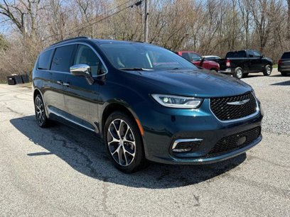 Certified 2022 Chrysler Pacifica Limited
