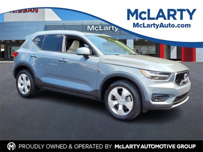 Used 2021 Volvo XC40 T4 Momentum