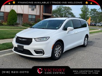 Used 2022 Chrysler Pacifica Touring-L