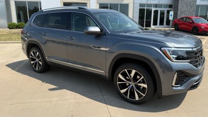 New 2025 Volkswagen Atlas SEL Premium R-Line