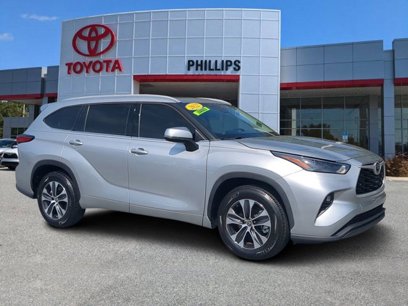 Used 2022 Toyota Highlander XLE