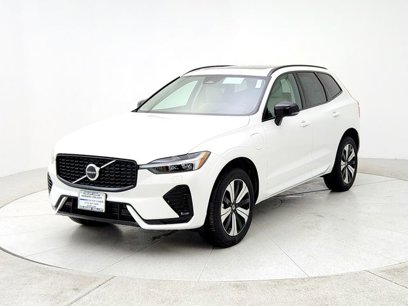 New 2025 Volvo XC60 T8 Core w/ Climate Package