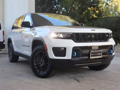 New 2025 Jeep Grand Cherokee Trailhawk w/ Advanced Protech Group II