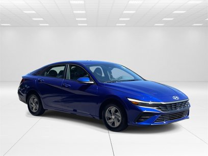 New 2025 Hyundai Elantra SE