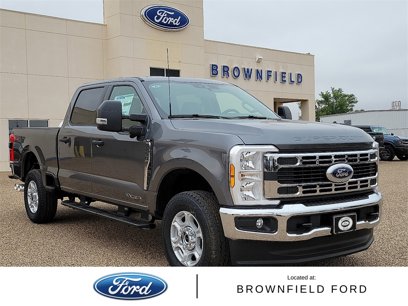 New 2025 Ford F250 4x4 Crew Cab Super Duty