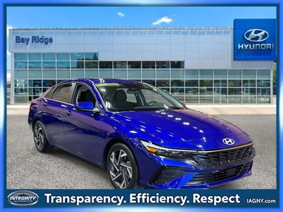 Used 2025 Hyundai Elantra SEL w/ Cargo Package