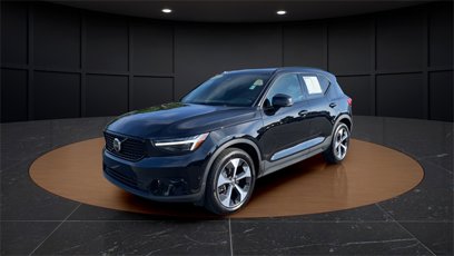 Used 2025 Volvo XC40 B5 Plus w/ Protection Package Premier