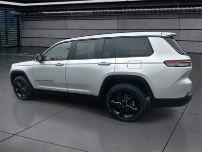Used 2023 Jeep Grand Cherokee L Laredo