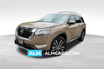 Used 2024 Nissan Pathfinder Platinum w/ Cargo Package
