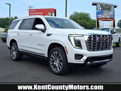 New 2025 GMC Yukon Denali w/ Sun & Power Step Package
