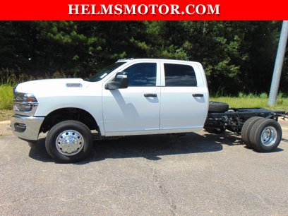 New 2025 RAM 3500 Tradesman w/ Chrome Appearance Group
