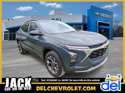 New 2025 Chevrolet Trax LT w/ Sunroof Package