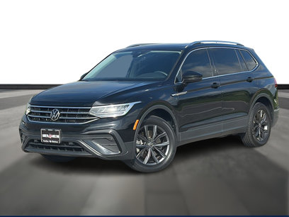 Used 2023 Volkswagen Tiguan SE w/ Panoramic Sunroof Package