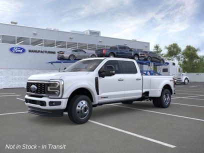 New 2025 Ford F450 Platinum w/ FX4 Off-Road Package