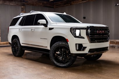 Used 2023 GMC Yukon SLT w/ SLT Luxury Package